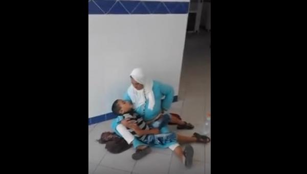 فايسبوكيون يتداولون فيديو صادم لطفل يحتضر والمستشفى فارغ وحجرة مجهزة بالافرشة والتلفاز
