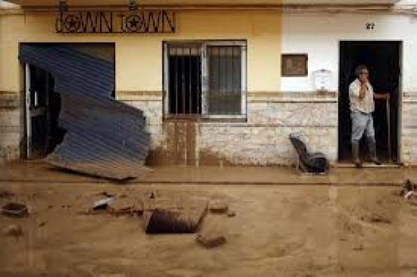 مقتل 7 جراء الفيضانات في جنوب إسبانيا