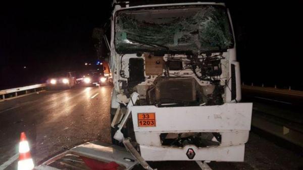 اصطدام شاحنة بسيارة لنقل الركاب بين طنجة والعرائش يخلف ضحايا في الأرواح