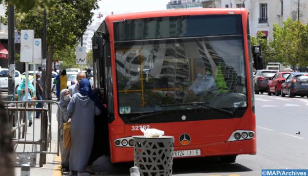 ساكنة الدار البيضاء في انتظار دخول حافلات جديدة الخدمة