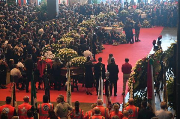 المغرب يحضر مراسيم تشييع جنازة ضحايا جسر جنوة