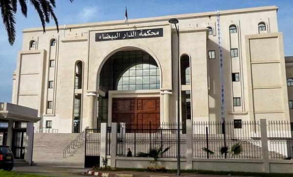 غريب .. محكمة جزائرية تقضي بسجن 11 شخصا بتهمة تصوير المطار ورفع شعار ” الله أكبر