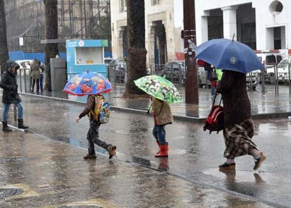 أمطار الخير ستعم عدة مناطق مغربية اليوم السبت وانخفاض ملموس في درجات الحرارة
