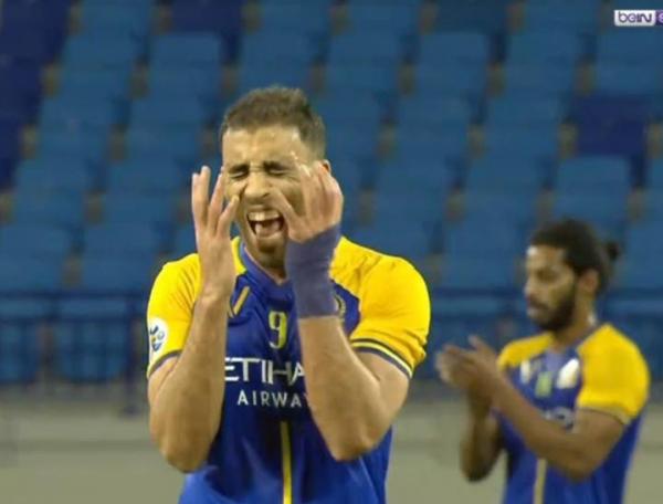 حمد الله يجني على فريقه النصر في دوري أبطال آسيا (فيديو)