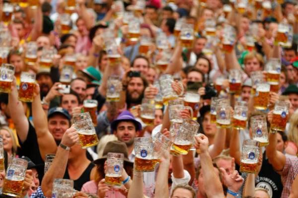 الذراع الدعوي لبنكيران يثور ضد مهرجان "البيرة"