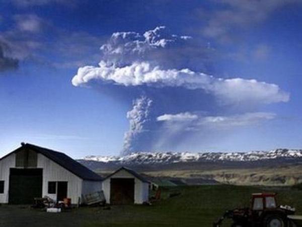 توقعات بوصول سحب رماد بركان أيسلندا إلى فرنسا الخميس