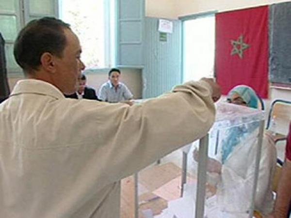 المغاربة يتوجهون لصناديق الاقتراع لاختيار البرلمان الجديد