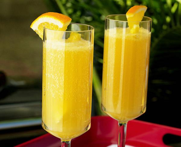 عصير البرتقال والليمون منعش
