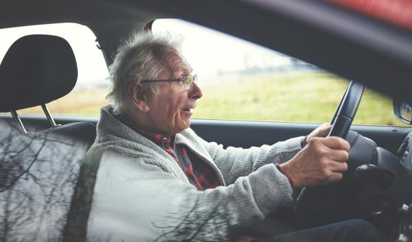 ألمانيا ترفض إخضاع السائقين الذين تجاوزوا سن السبعين لاختبارات تقييمية منتظمة