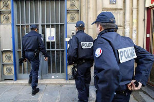 فرنسا توقف جزائريا خطط للاعتداء على كنيسة