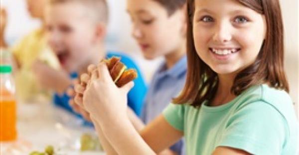 أطعمة تساعد أبناءك على المذاكرة والتركيز مع بداية الدراسة