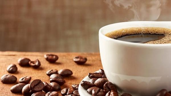 علماء: تناول 4 أكواب قهوة يوميا يطيل العمر