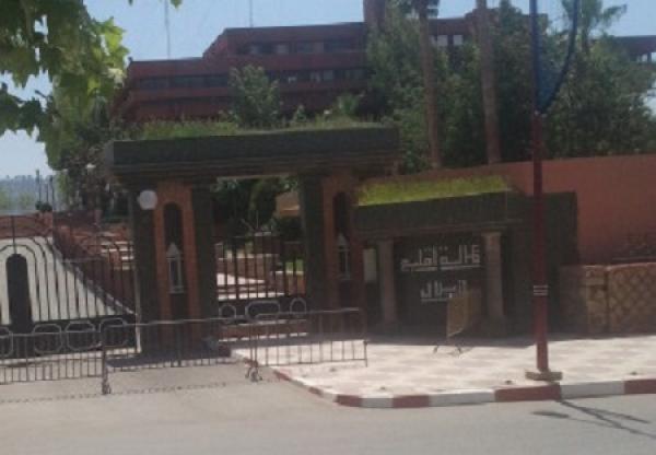 مصدر رفيع ل"أخبارنا": عامل أزيلال يتماثل للشفاء ويغادر المستشفى العسكري إلى مقر إقامته