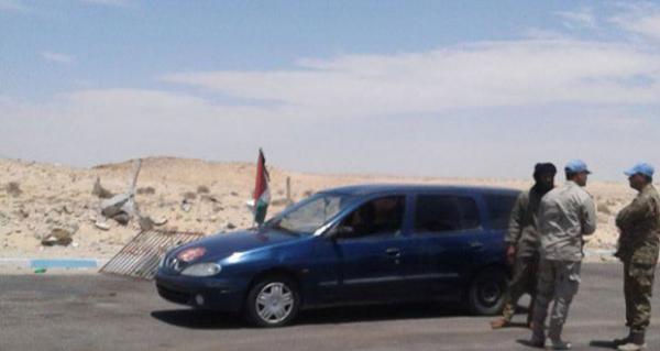 شخص يقتحم معبر "الكركرات" بسيارة تحمل علم البوليساريو