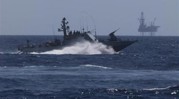 زورق حربي إسرائيلي يخرق الحدود البحرية اللبنانية