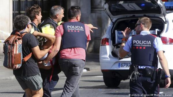 السلطات الإسبانية تعتقل ثلاثة مغاربة وإسباني من مليلية على صلة باعتداء برشلونة