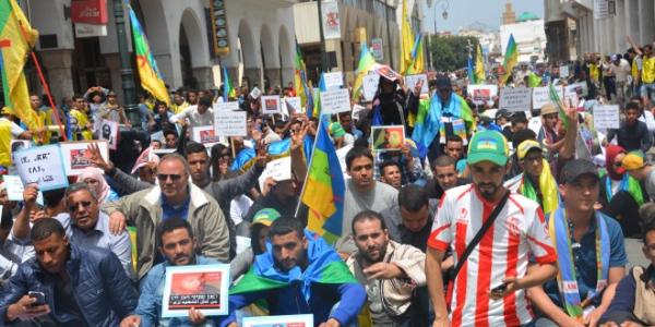 "التجمع العالمي الأمازيغي" يدين اعتقالات الريف ويطالب بلجنة ملكية للوساطة بين الدولة و المحتجين