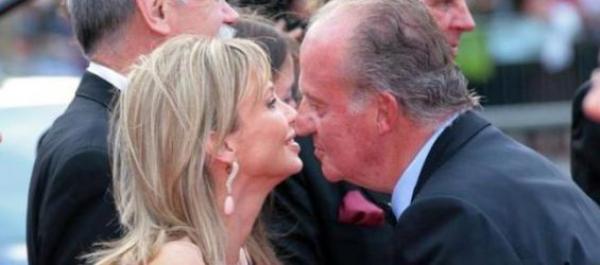 ملك أسبانيا السابق يقضي عطلته بشواطئ طنجة رفقة صديقته العاطفية &quot;كورينا&quot; 