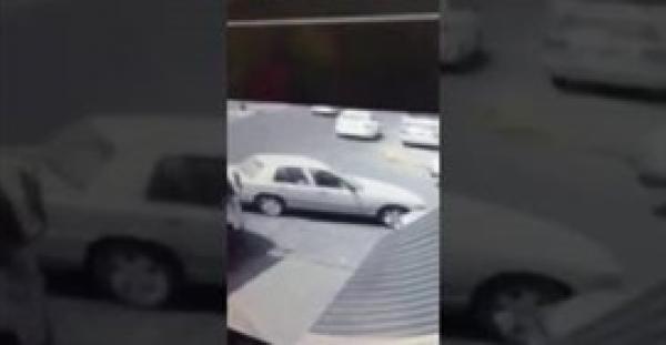 بالفيديو.. لحظة سرقة سيارة تركها صاحبها في وضع التشغيل