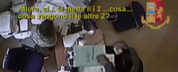 الشرطة بإيطاليا تفكك عصابة مختصة في تسهيل الحصول على الجنسية الإيطالية من ضمنها مغربية (فيديو)