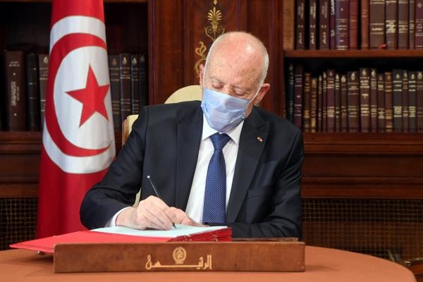 الرئاسة التونسية تمدد حالة الطوارئ 6 أشهر