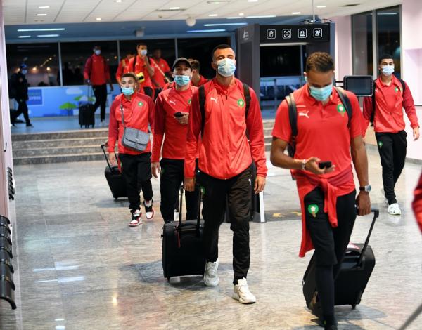 بعثة المنتخب المغربي تصل إلى دوالا (صور)