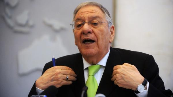 الأمين العام للحزب الحاكم بالجزائر يستقيل من منصبه
