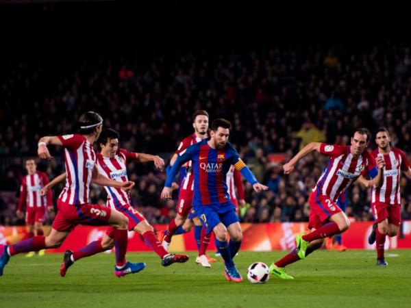 برشلونة يقترب من حسم "الليغا" بعد فوزه على أتلتيكو مدريد في دقيقة (فيديو)