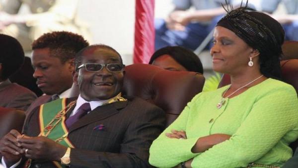 سيدة زيمبابوي الأولى تعتزم شراء "كرسي متحرك" لزوجها لمساعدته على البقاء في الحكم