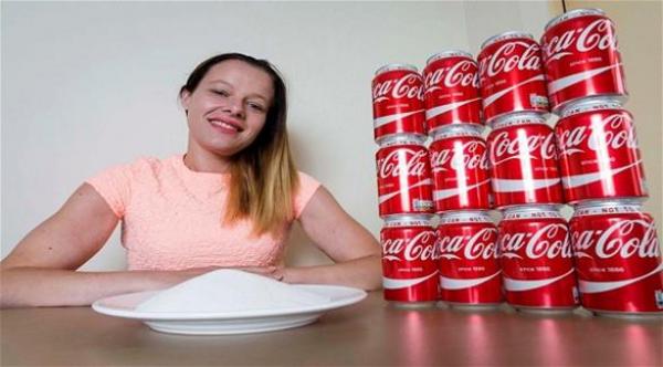 بريطانية تخسر نصف وزنها لأنها هجرت شرب الكولا