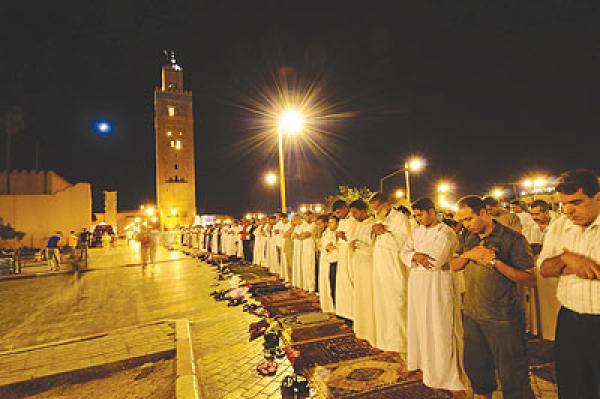 ماذا عن تخفيف الإجراءات الاحترازية وفتح المساجد لصلاة التراويح خلال شهر رمضان؟