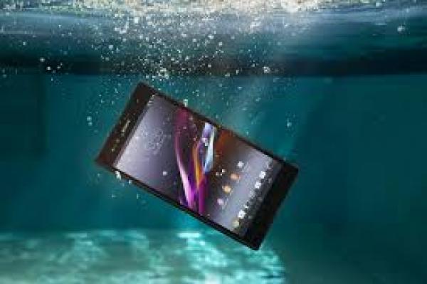 سوني تطلق هاتف Xperia Z Ultra النحيف والمقاوم للماء والغبار