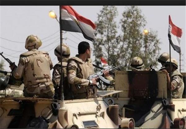 عاجل .. مقتل 3 ضباط و7 أفراد من الجيش المصري إثر انفجار عبوتين ناسفتين وسط سيناء