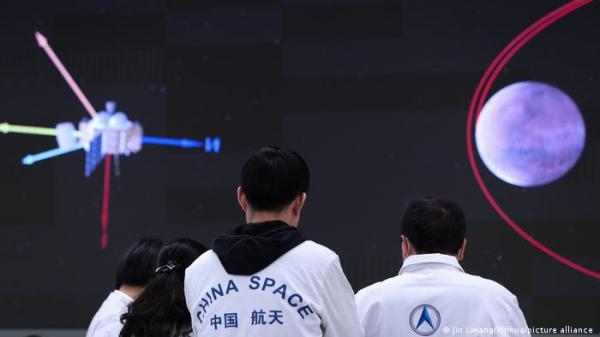 الصين تنجح في إنزال روبوت مسيّر صغير على سطح المريخ في مهمة دقيقة