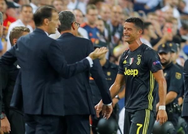 بالفيديو : رونالدو يبكي  بعد طرده من مباراة يوفنتوس أمام فالنسيا