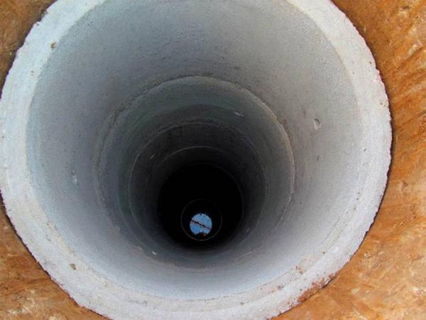 "حراك" مغربي بمليلية يسقط داخل أنبوب للصرف الصحي عمقه 15 مترا