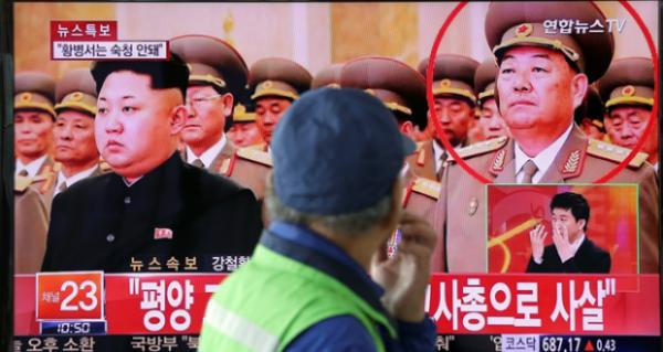 زعيم كوريا الشمالية يعدم وزير الدفاع بتهمة الخيانة بعد أن غلبه النوم في استعراض عسكري