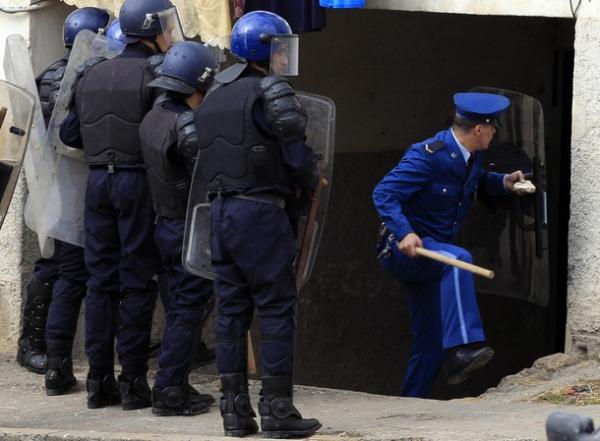 الجزائر: اعتقال 10 أشخاص في احتجاجات جنوب البلاد