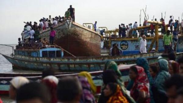 مقتل العشرات إثر غرق عبارة اصطدمت بسفينة شحن في بنغلادش