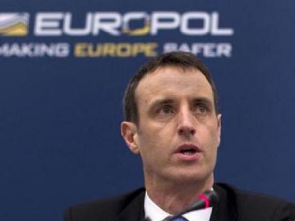 الشرطة الأوروبية تكشف أكبر شبكة فساد في عالم الكرة