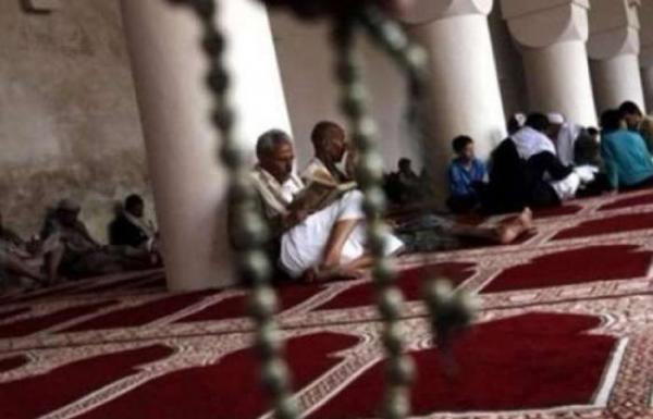 إمام مسجد يعلن "إلغاء" خطبة وصلاة الجمعة