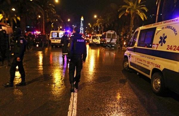 تونس: تنظيم "الدولة الإسلامية" يتبنى تفجير حافلة للأمن الرئاسي أوقع 12 قتيلا