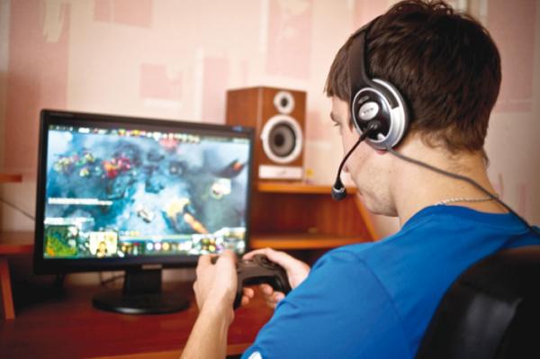 البطولة المدرسية للألعاب الالكترونية تكريس لآفة الإدمان أم تطوير للحس التكنولوجي