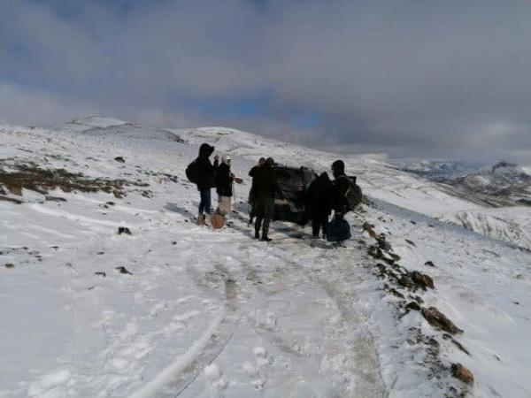 إملشيل تنجو من فاجعة بعد محاصرة الثلوج لـ 9 أشخاص معظمهم أساتذة (صور)