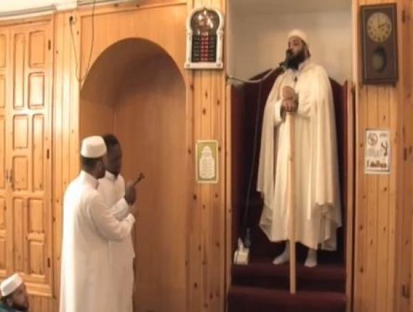 بالفيديو - لاعب جمعية سلا لإيفواري سيرج كوادو يعلن اعتناقه الإسلام