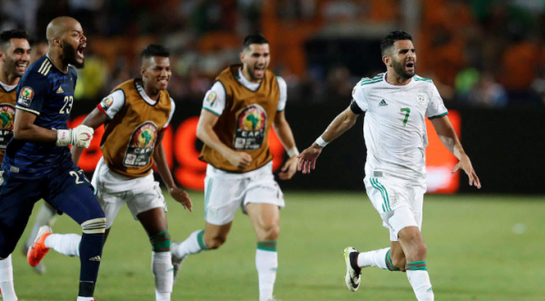 تتويج الجزائر بكأس الأمم الأفريقية بعد انتصارها على السينيغال (فيديو)
