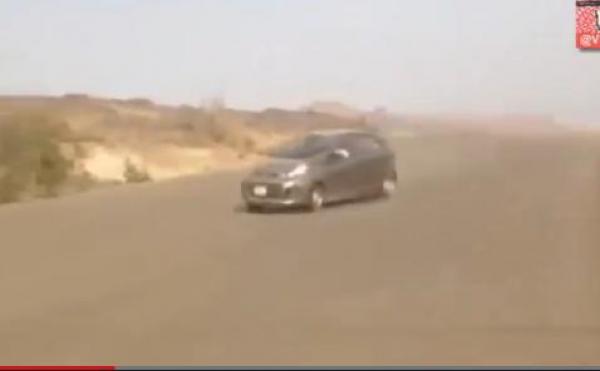 بالفيديو: سعودي يصور لحظة وقوع صديقه "المفحط" بالوادي