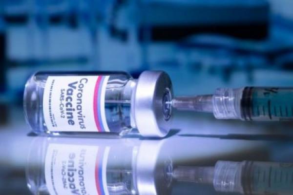 بروفيسور مغربي يؤكد نجاعة اللقاحين اللذين اقتنتهما المملكة