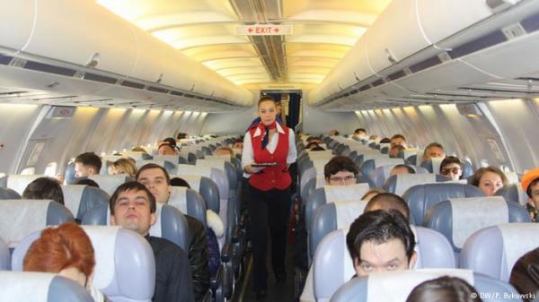 طلبات غريبة وتصرفات أكثر غرابة يقوم بها ركاب الطائرات