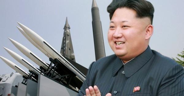 كوريا الشمالية تطلق 3 صواريخ جديدة وهذا رد وزير الدفاع الأمريكي